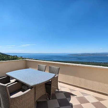 Apartmán 1 Bedroom Awesome In Bast