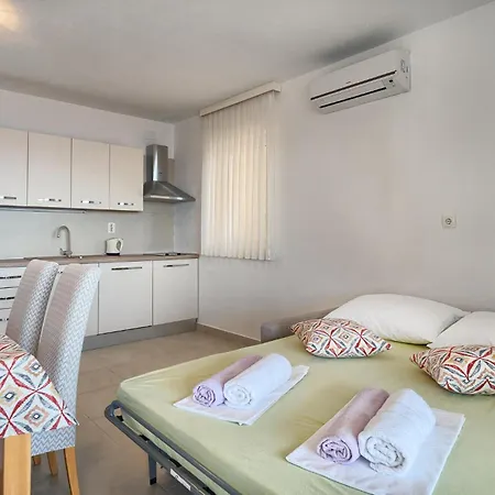 1 Bedroom Awesome In Apartmán