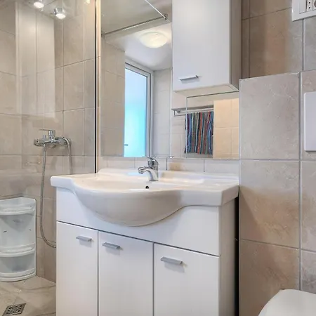 1 Bedroom Awesome In *